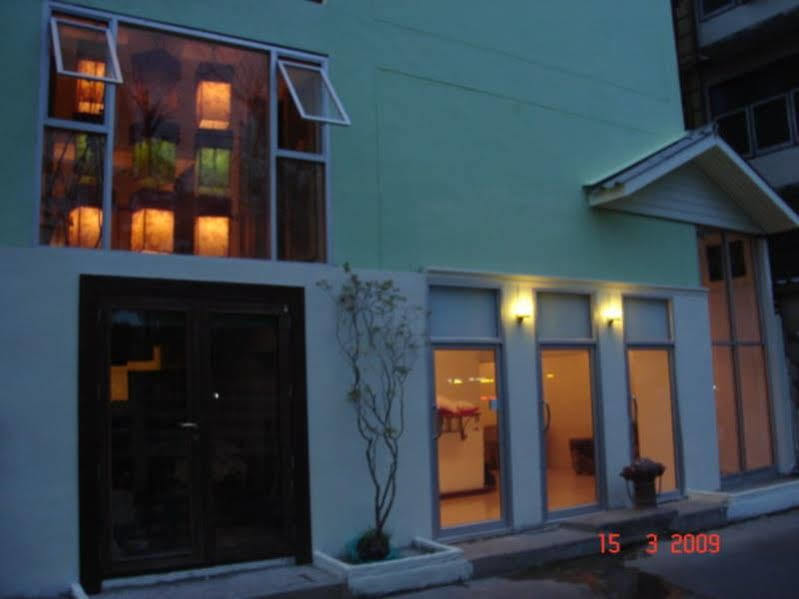 Kaset Guesthouse Bangkok Exterior photo